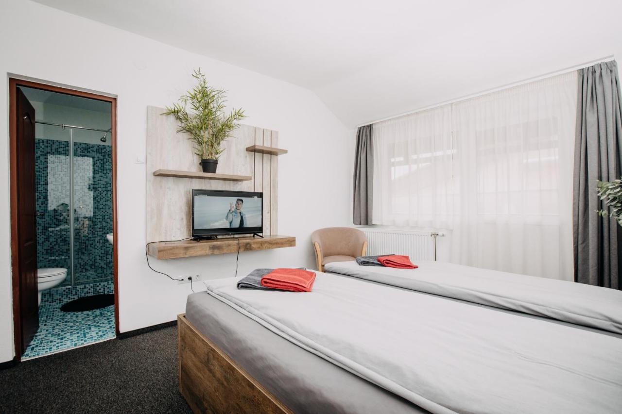גורגני Palya Hotel מראה חיצוני תמונה